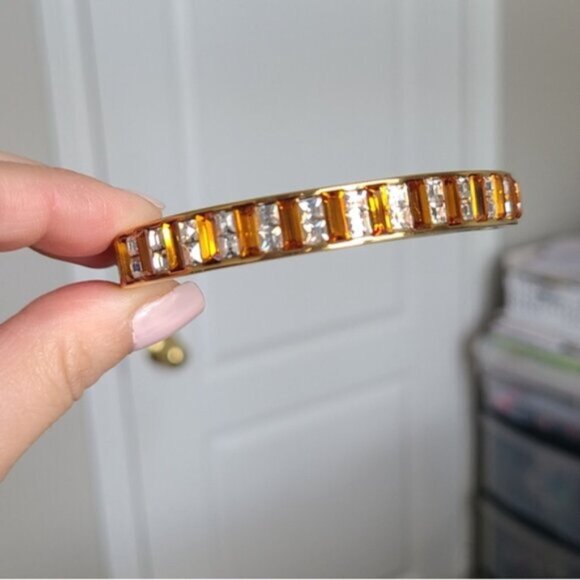 Vintage 80s BUTLER Gold Tone Hinged Orange Amber White Crystal Bangle Bracelet - Picture 6 of 13